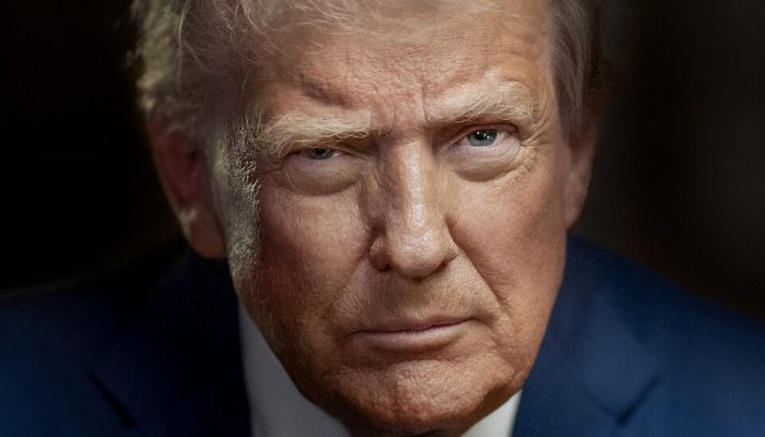 Official_Presidential_Portrait_of_President_Donald_J._Trump_(2025)